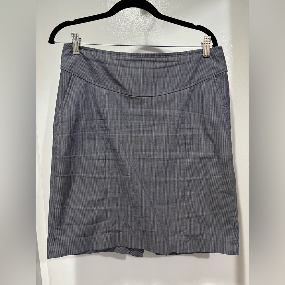Banana Republic Gray Pencil Skirt - Tailored Office Style Size 8